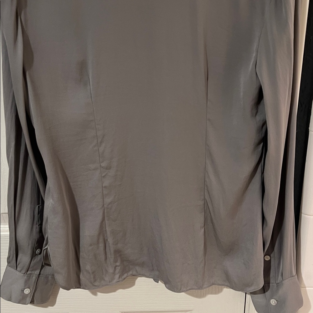 Theory Grey Gorgeous Silk Classic Fitted Collared Long Sleeve Blouse - S/M - Picture 16 of 16